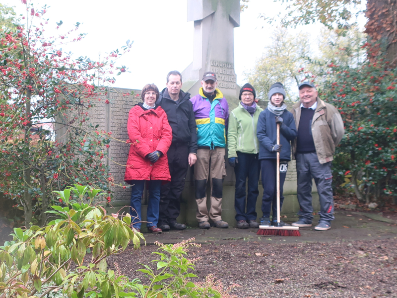 Pflege des Ehrenmals