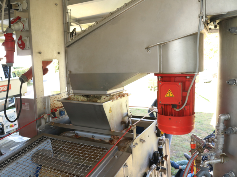 R&auml;tzm&uuml;hle und Bandpresse